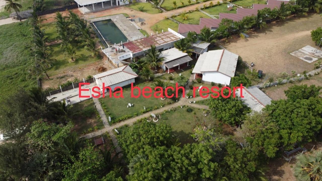 Esha Beach Resort Тринкомали Экстерьер фото